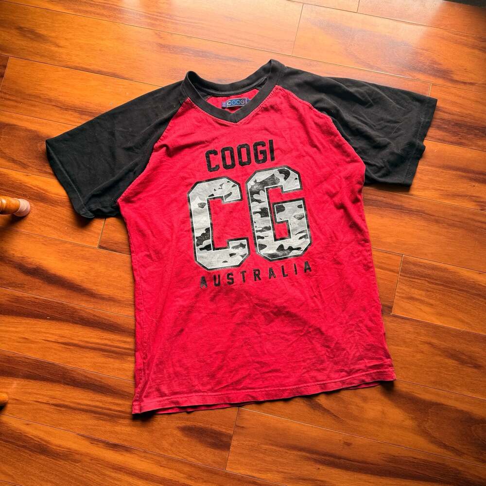COOGI Australia Graphic Raglan T-Shirt Red Black Size XL